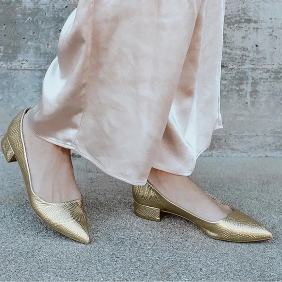 Lulus Alessia Gold Metallic Snake Embossed Low Block Heel Pointed-Toe Flats Sz 7 - Picture 1 of 16